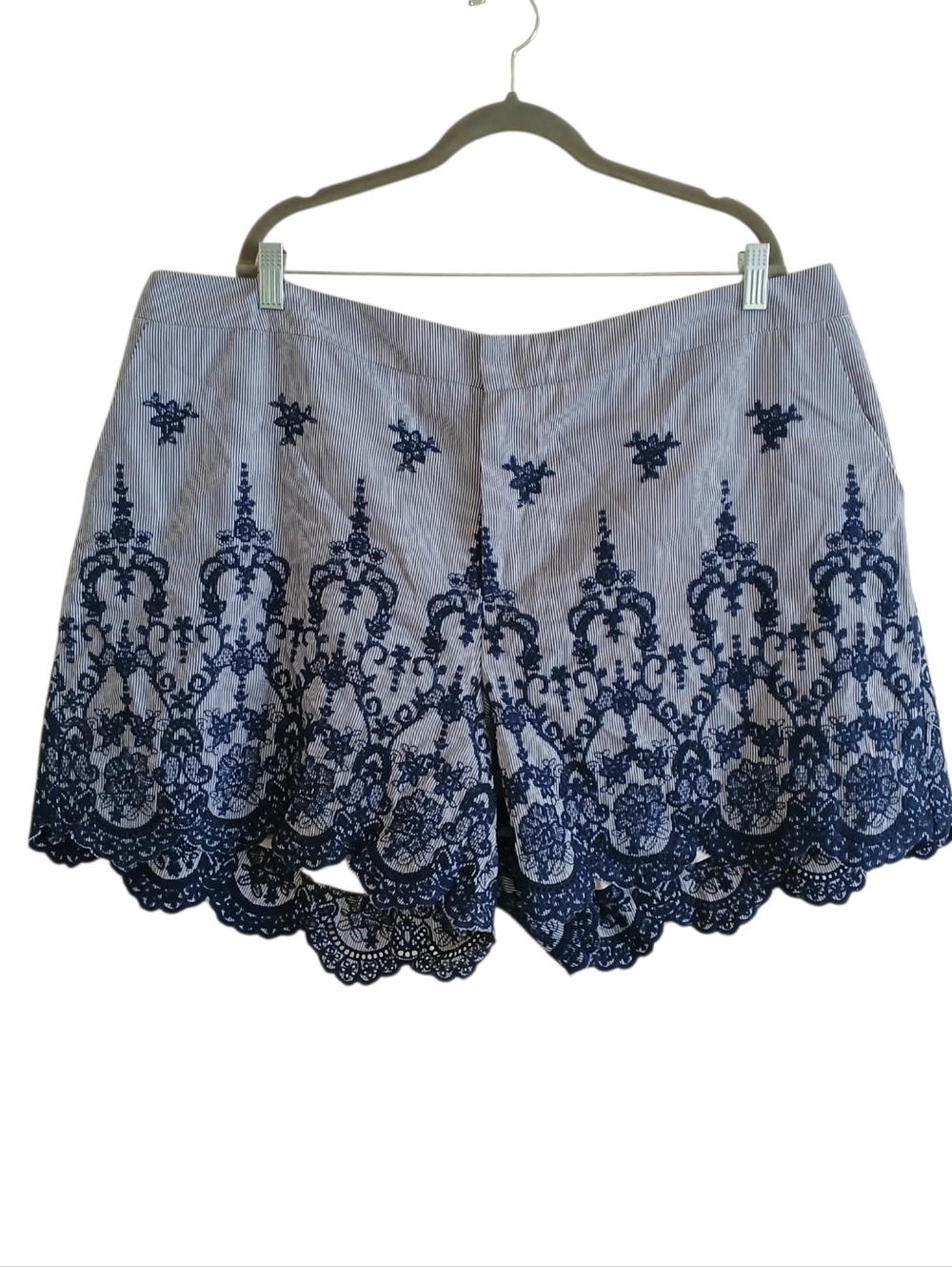 ELOQUII Embroidered Shorts Women's 22 Plus Scalloped Lined Preppy Feminine